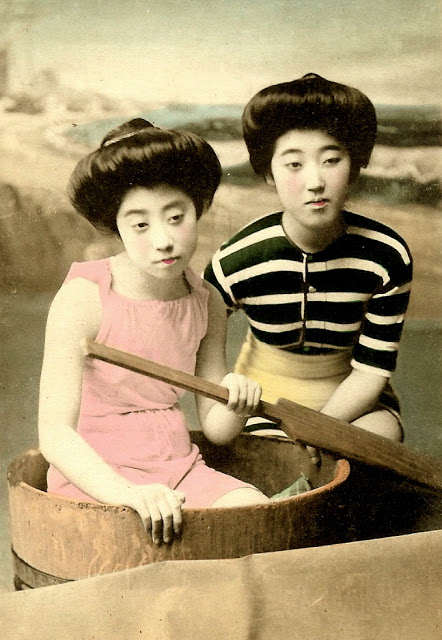 Vintage Photos of Swimsuit Girls of Old Japan (12)